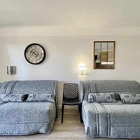 Apartment With Balcony Located In Frejus