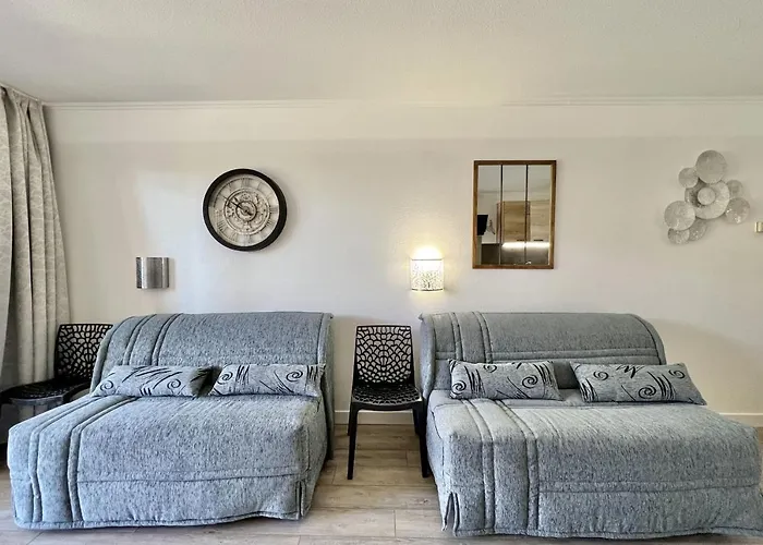 아파트 With Balcony Located In Fréjus