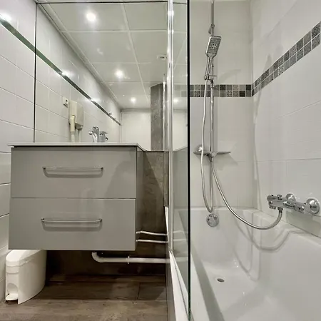 With Balcony Located In Apartment Frejus