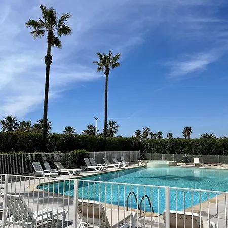 With Balcony Located In Apartman Fréjus