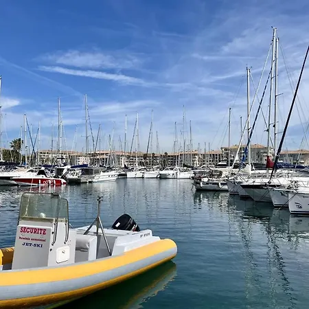 With Balcony Located In *