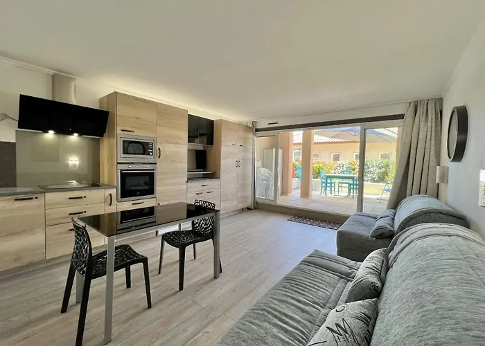 Apartmán With Balcony Located In