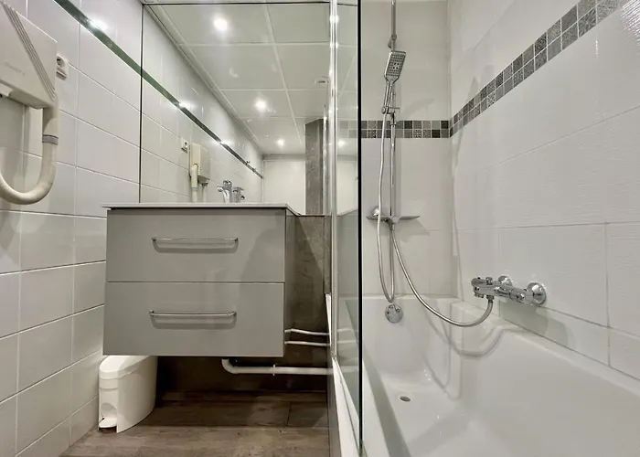 With Balcony Located In Apartmán Fréjus