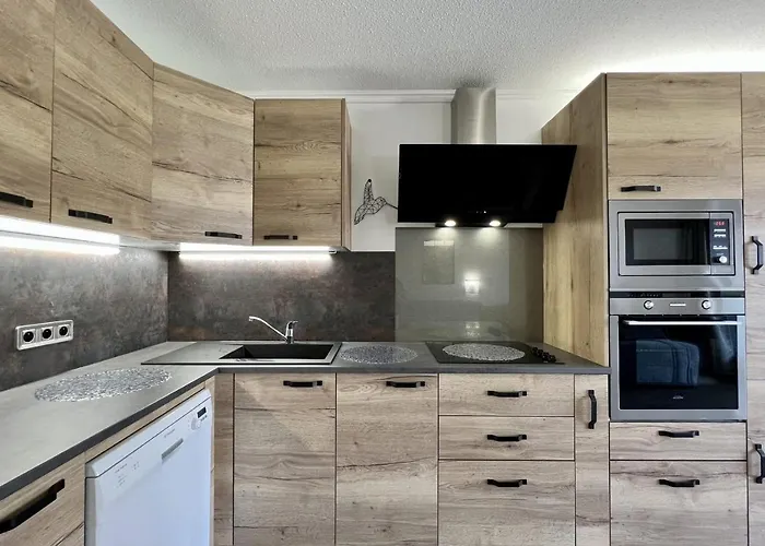 شقة With Balcony Located In Fréjus